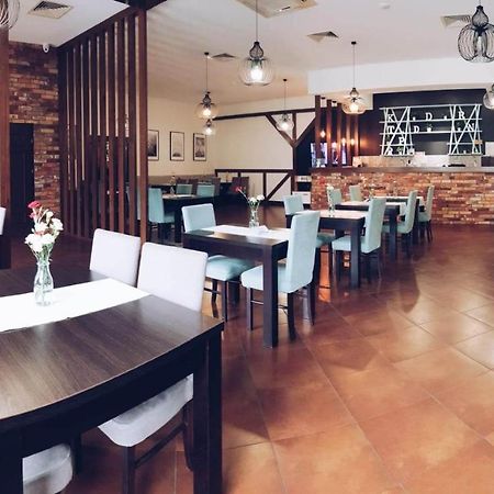 Hotel Prowincja Kamieniec Poznanskie ภายนอก รูปภาพ