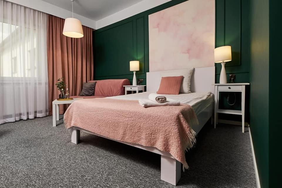 Hotel Prowincja Kamieniec Poznanskie ภายนอก รูปภาพ